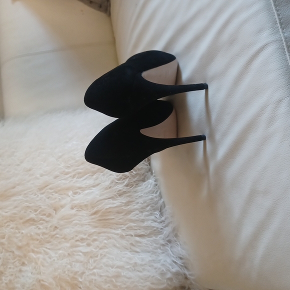 Sexy suede Miu Miu stilettos - Picture 2 of 3